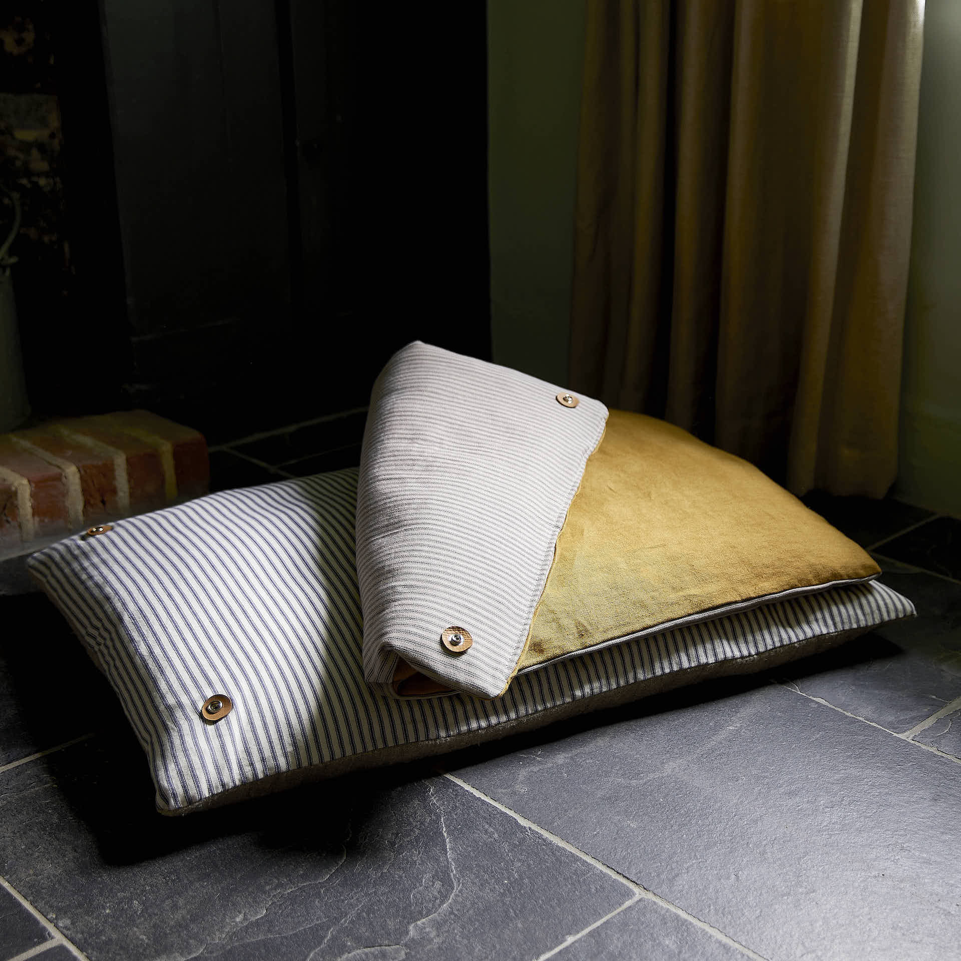 Dog Bed LR_02